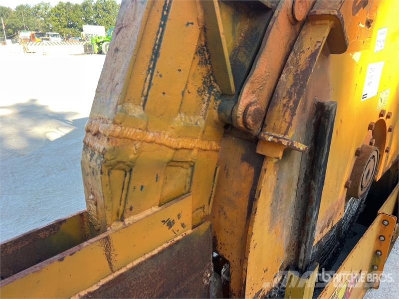 Rivard PORTEUR RIV 152 Tracked Trancheuse Sur Chen Trenchers