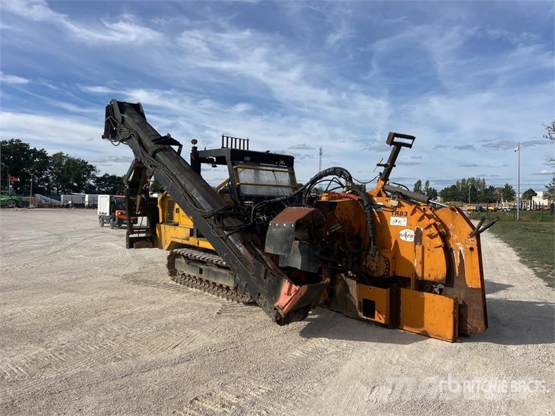 Rivard Porteur Riv 152 Tracked Trancheuse Sur Chen Trenchers