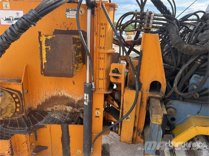 Rivard Porteur Riv 152 Tracked Trancheuse Sur Chen Trenchers