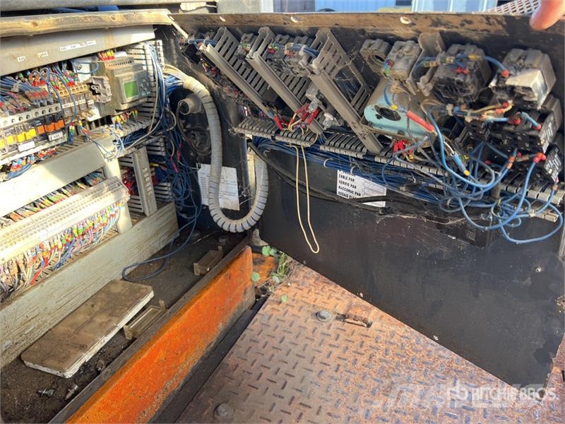 Rivard PORTEUR RIV 152 Tracked Trancheuse Sur Chen Trancheuse