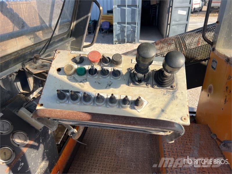 Rivard PORTEUR RIV 152 Tracked Trancheuse Sur Chen Trancheuse