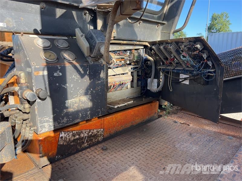 Rivard PORTEUR RIV 152 Tracked Trancheuse Sur Chen Trancheuse
