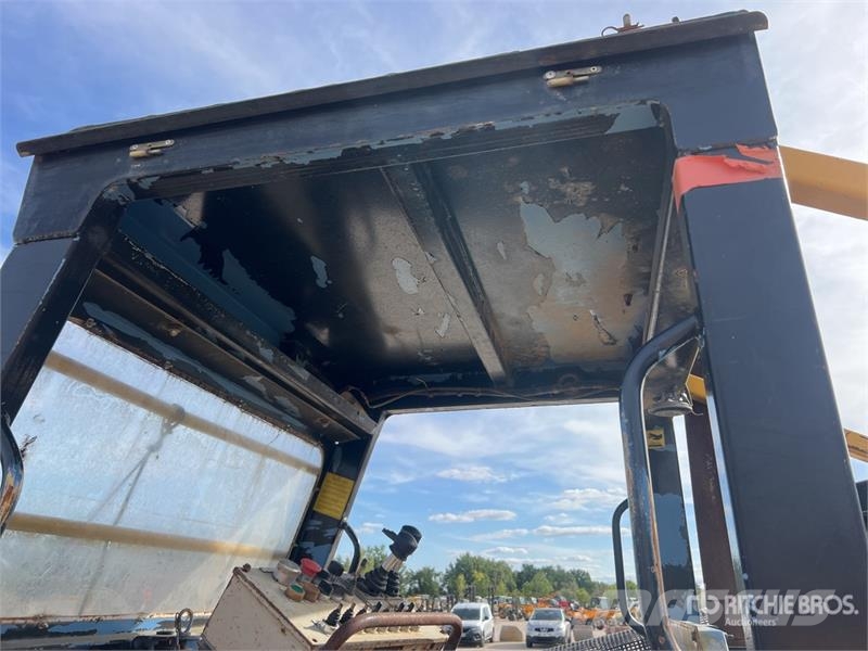 Rivard Porteur Riv 152 Tracked Trancheuse Sur Chen Trenchers