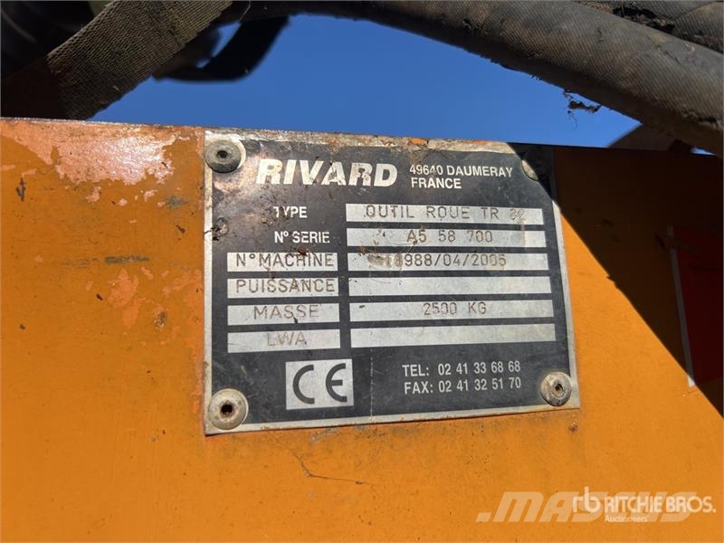 Rivard PORTEUR RIV 152 Tracked Trancheuse Sur Chen Trenchers
