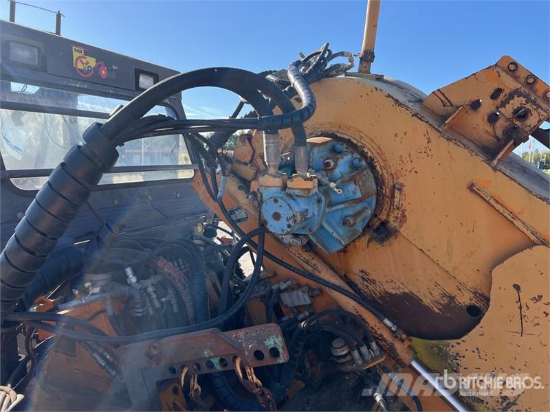 Rivard PORTEUR RIV 152 Tracked Trancheuse Sur Chen Trancheuse