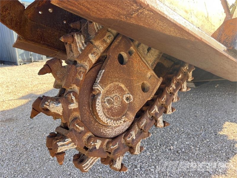 Rivard PORTEUR RIV 152 Tracked Trancheuse Sur Chen Trancheuse