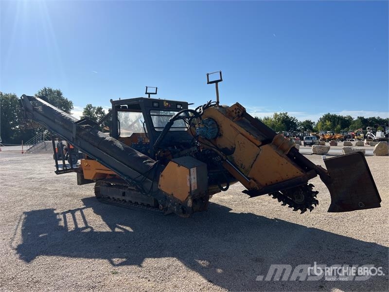 Rivard PORTEUR RIV 152 Tracked Trancheuse Sur Chen Trancheuse