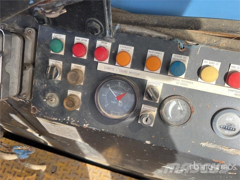 Rivard Porteur Riv 152 Tracked Trancheuse Sur Chen Trenchers