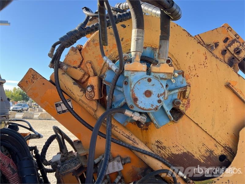 Rivard PORTEUR RIV 152 Tracked Trancheuse Sur Chen Trancheuse