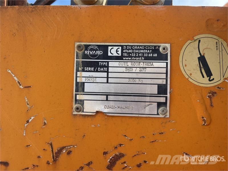 Rivard Porteur Riv 152 Tracked Trancheuse Sur Chen Trenchers