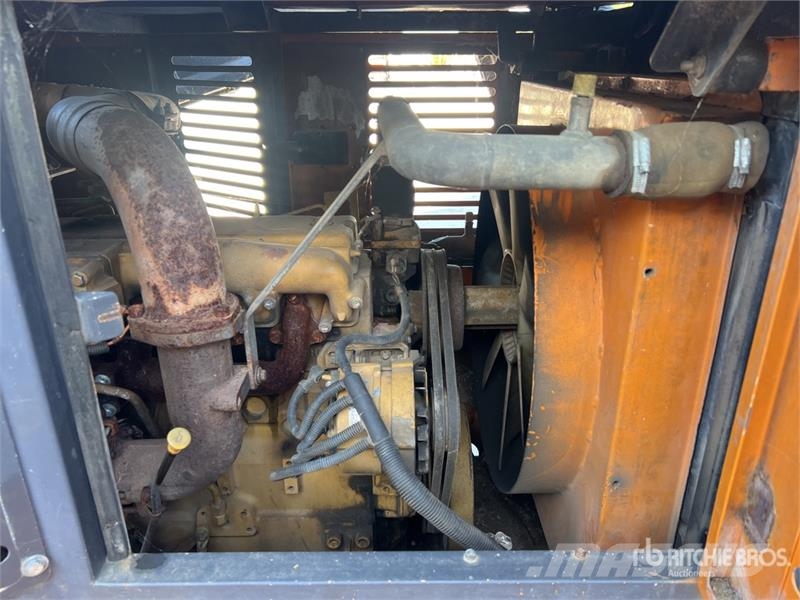 Rivard PORTEUR RIV 152 Tracked Trancheuse Sur Chen Trenchers
