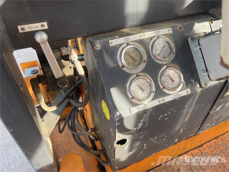 Rivard PORTEUR RIV 152 Tracked Trancheuse Sur Chen Trenchers