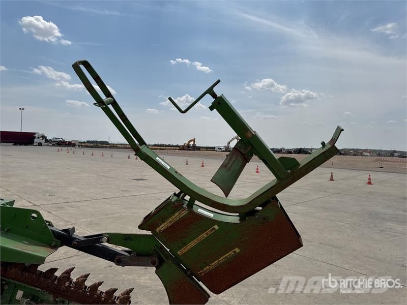 Rivard RIV 60E Tracked Trancheuse Trencher Kedjegrävmaskiner
