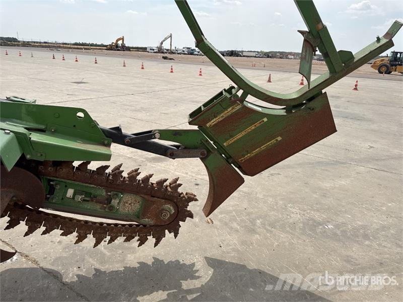 Rivard RIV 60E Tracked Trancheuse Trencher Kedjegrävmaskiner
