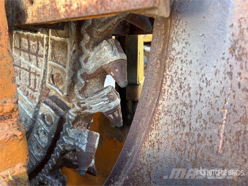 Rivard RIV152 Tracked Trancheuse Sur Chenilles Tra Trancheuse
