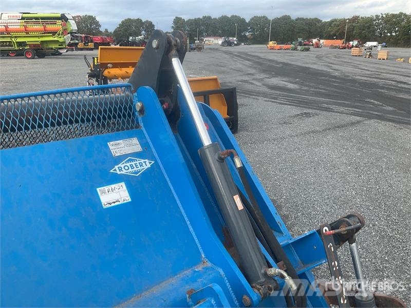 Robert BV3002 Silage Bucket ماكينات زراعية - غير ذلك