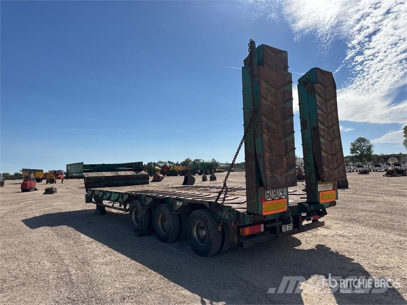 Robuste Kaiser Tri/A Extendable Porte Engin Lowboy Trailer Низкорамные прицепы