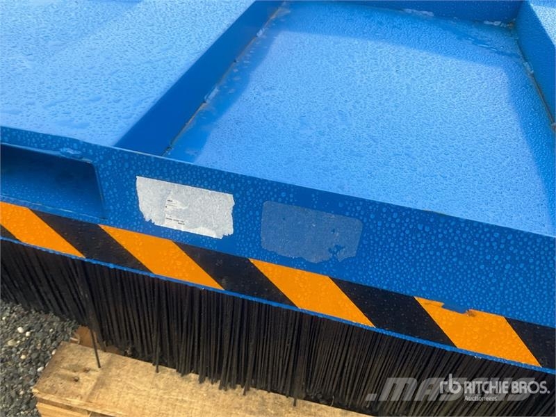  Rolfi 1500 mm Forkilift Sweeper Attachment فرش