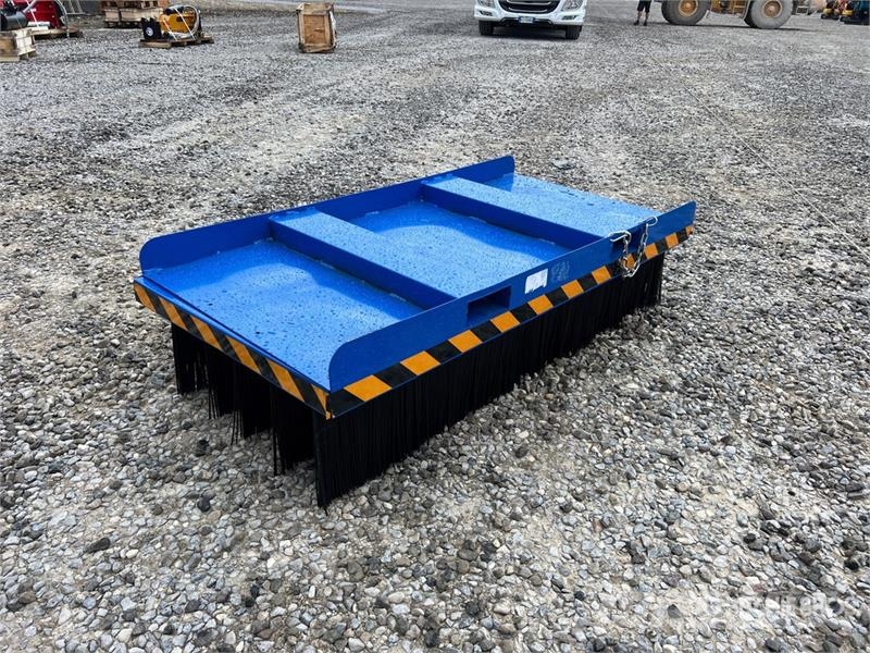 Rolfi Lift Truck Broom (Unused) Autres accessoires et composants