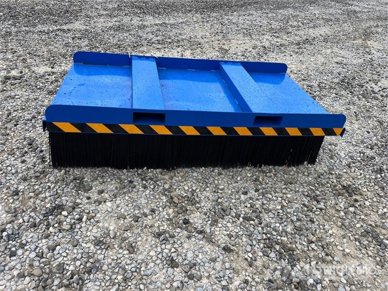 Rolfi Lift Truck Broom (Unused) Autres accessoires et composants