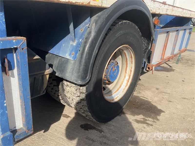 RVI 4x2 Flatbed Truck Platte bakwagens
