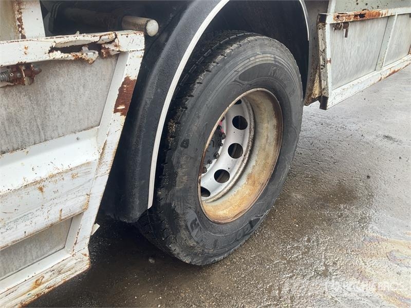  RVI 4x2 Flatbed Truck Platós / Ponyvás teherautók
