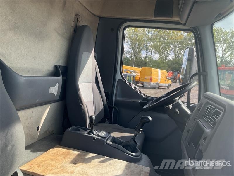 RVI 4x2 Flatbed Truck Platte bakwagens