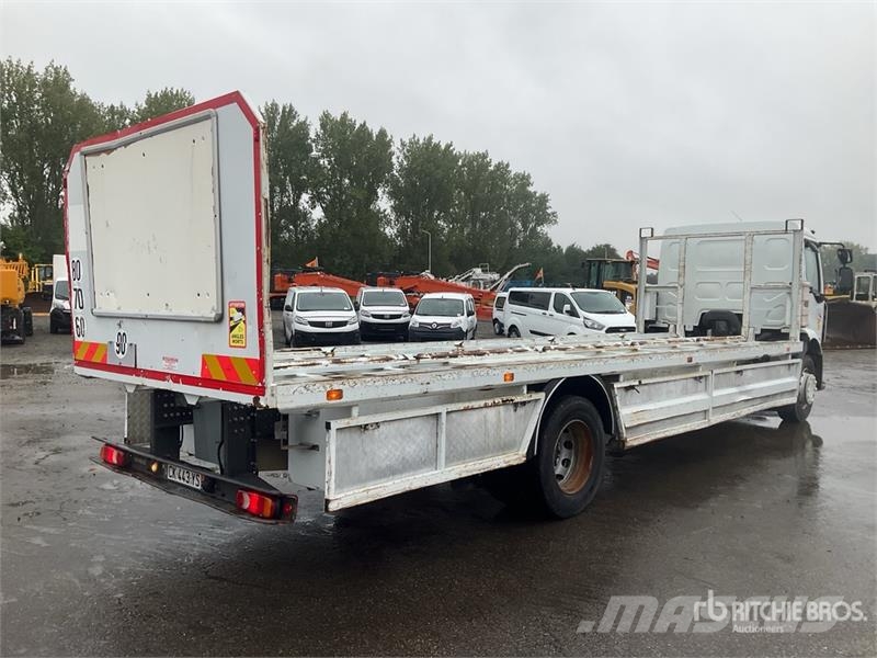  RVI 4x2 Flatbed Truck Platós / Ponyvás teherautók