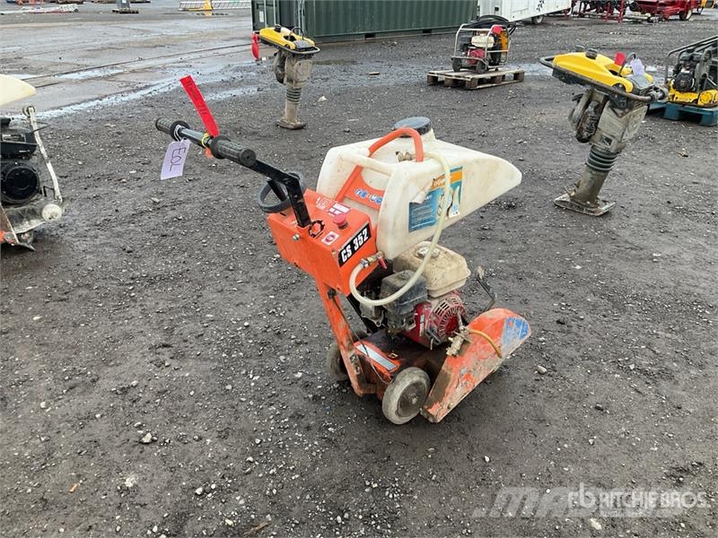 Saint Gobain CS352 Cut-Off Saw مكونات أخرى