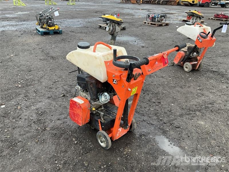 Saint Gobain CS451 Cut-Off Saw مكونات أخرى