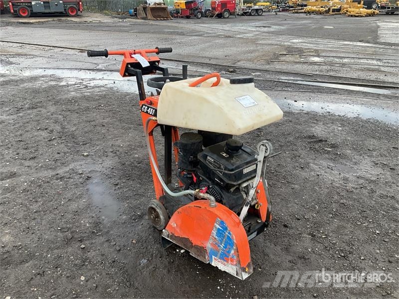 Saint Gobain CS451 Cut-Off Saw مكونات أخرى
