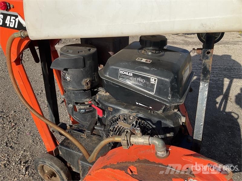 Saint-Gobain CS451 P14 Walk-Behind Saw Sawmills