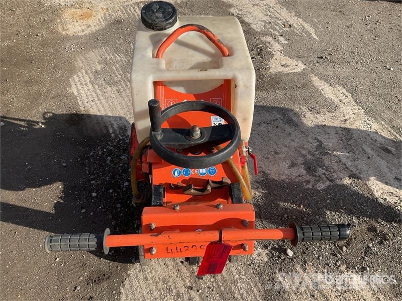Saint-Gobain CS451 P14 Walk-Behind Saw Sawmills