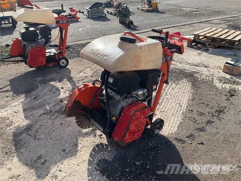 Saint-Gobain CS451 P14 Walk-Behind Saw Sawmills