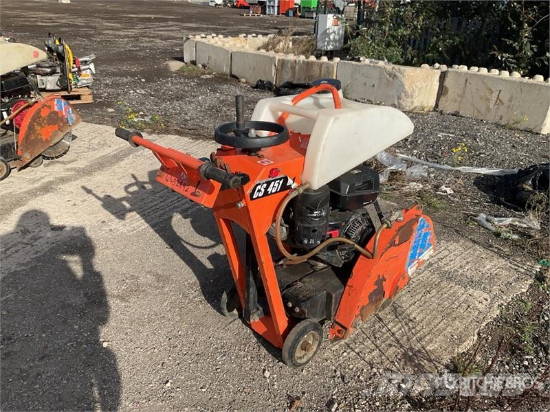 Saint-Gobain CS451 P14 Walk-Behind Saw Sawmills