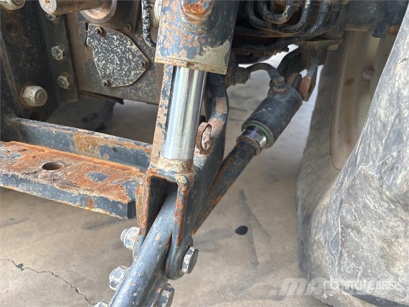 Same Dorado F100 4WD Tractor الجرارات