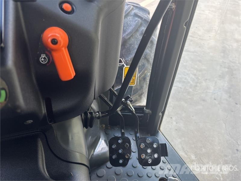 Same Dorado F100 4WD Tractor الجرارات