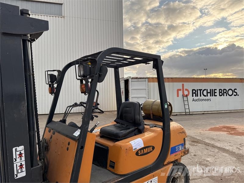 Samsung SF30L 2700 kg Chariot Elevateur Forklift Другие складские механизмы