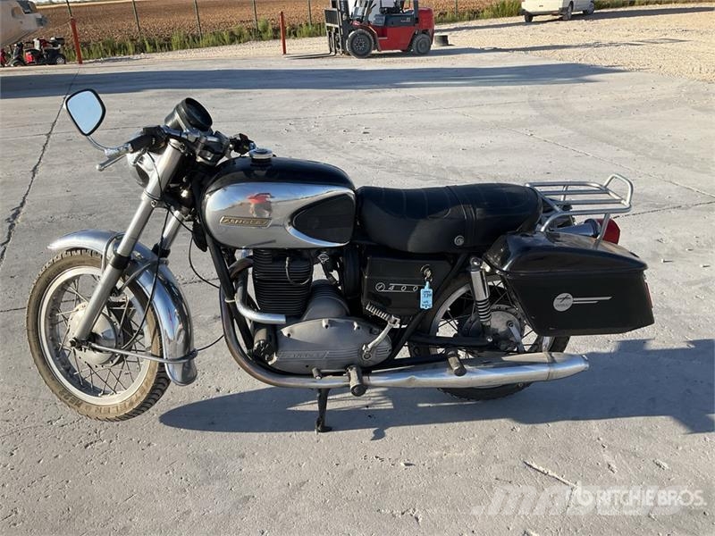 Sanglas 400 Cruiser Bike PKWs