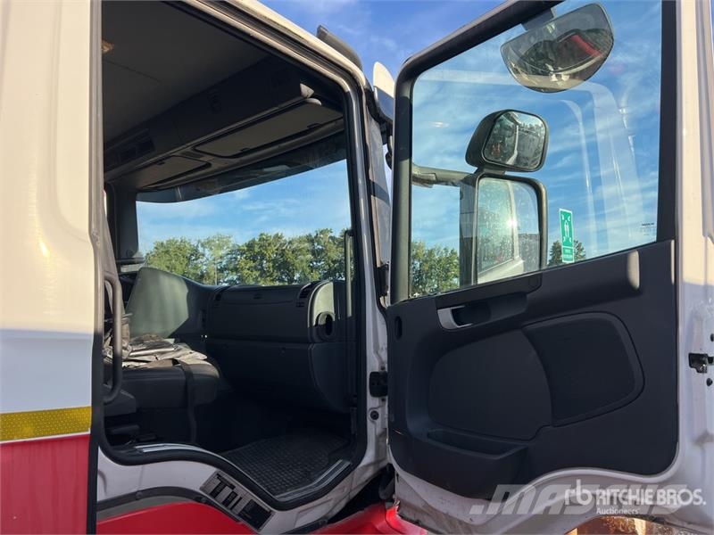 Scania 144E-2 Hiduo 5900 kg on Scania P320 4x2 Camion Bi- Nosturiautot