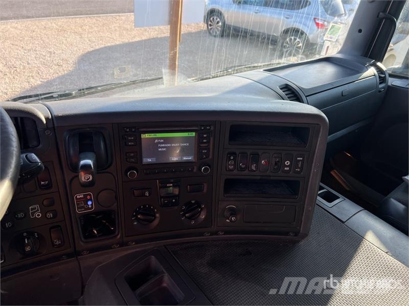 Scania 144E-2 Hiduo 5900 kg on Scania P320 4x2 Camion Bi- Nosturiautot