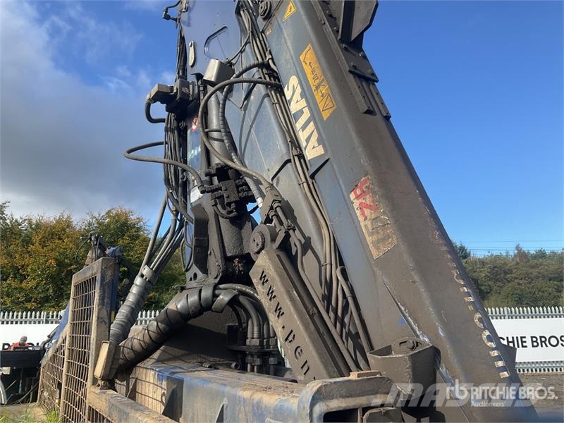 Scania 15Z8.70 3725 kg on Scania 6x4 Sleeper Flatbed Truc Kamioni sa kranom