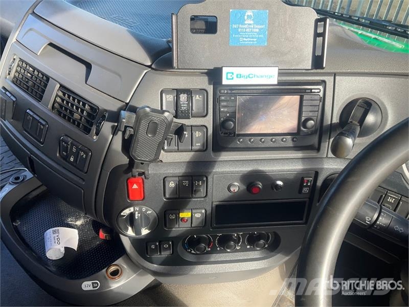 Scania 15Z8.70 3725 kg on Scania 6x4 Sleeper Flatbed Truc Kamioni sa kranom