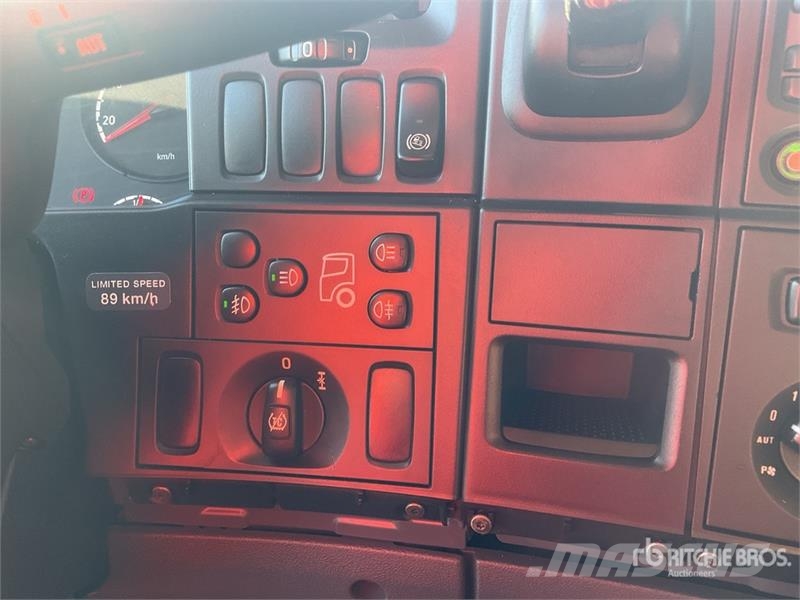 Scania CNG 4x2 S/A Sleeper Truck Tractor Vilcēji