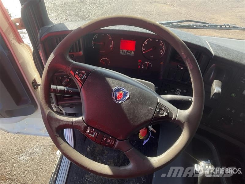 Scania CNG 4x2 S/A Sleeper Truck Tractor Vilcēji