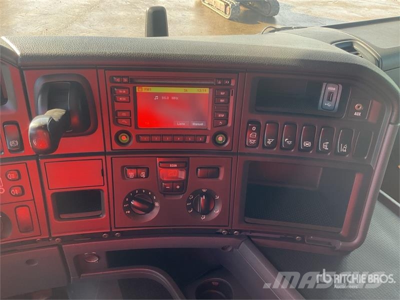 Scania CNG 4x2 S/A Sleeper Truck Tractor Vilcēji