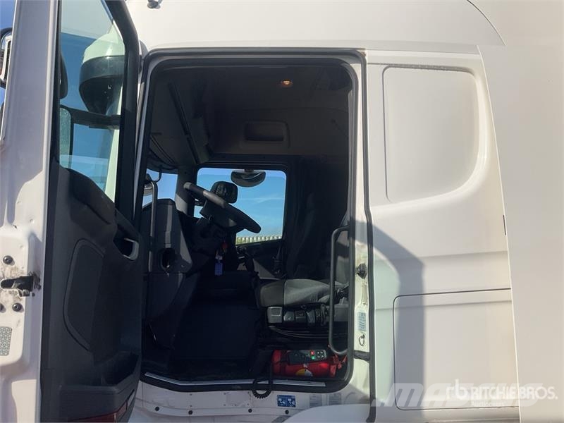 Scania G340 CNG 4x2 S/A Sleeper Truck Tractor Nyergesvontatók