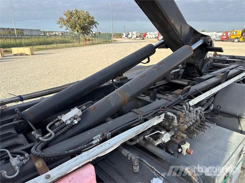 Scania G400 6x2 Sleeper Roll-Off Truck Kipplader