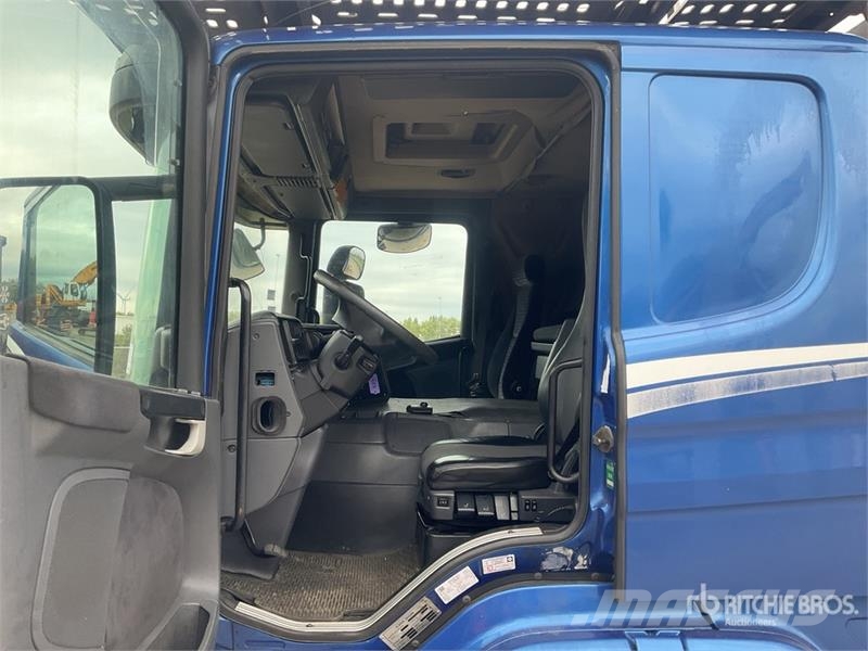Scania P420 Car Carrier Truck Oprijwagen