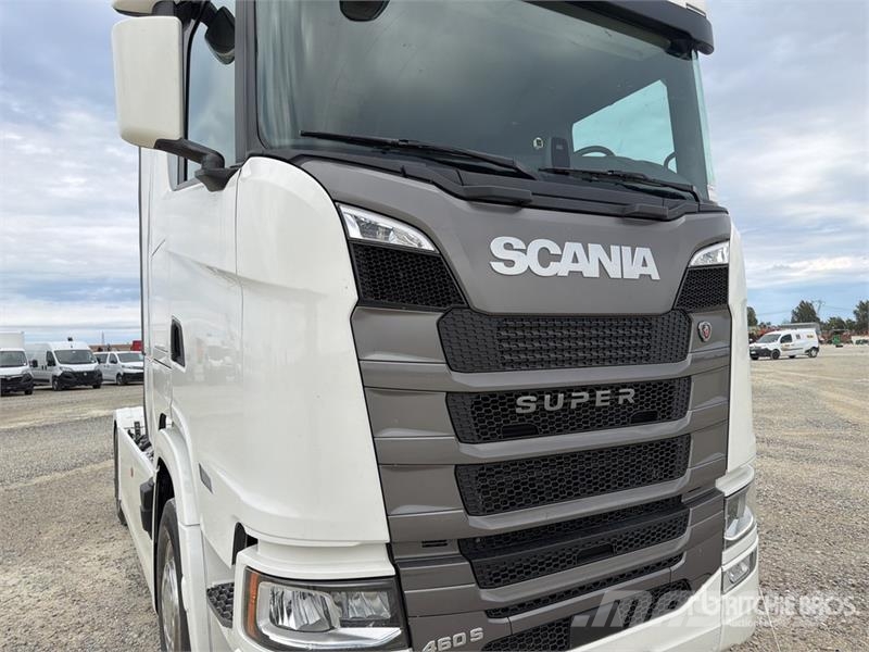 Scania Super 460S 4x2 S/A Sleeper Truck Tractor Vlačilci